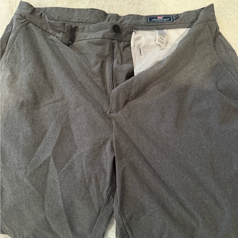 Vineyard vines men’s gray size 35 short
